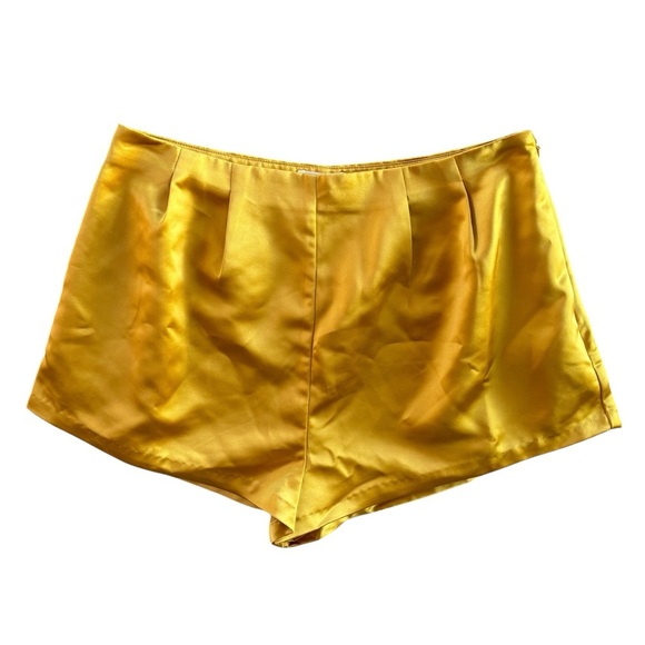 NWT For Love And Lemons “Drew” Yellow Satin Short Shorts Size Large - Picture 3 of 9